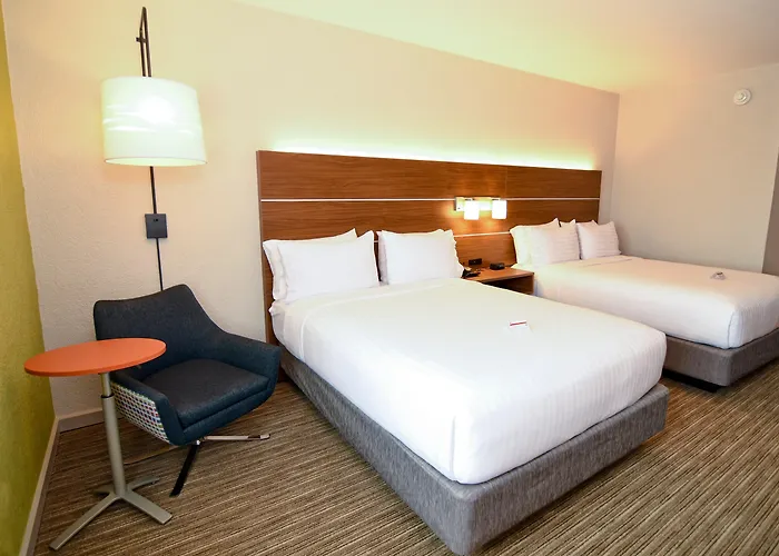 Holiday Inn Express Flint-Campus Area By Ihg
